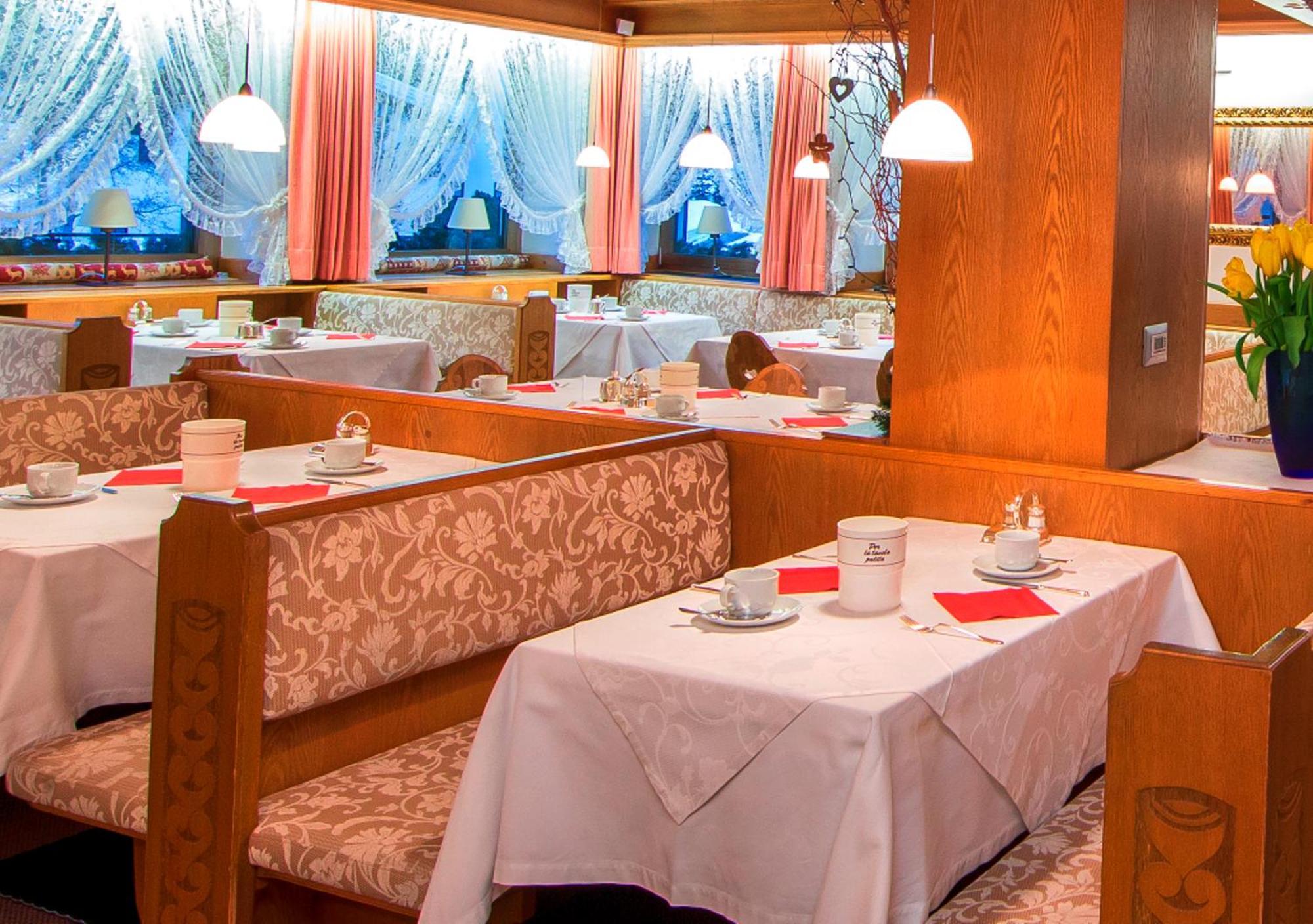 Hotel Ingram Selva di Val Gardena Extérieur photo