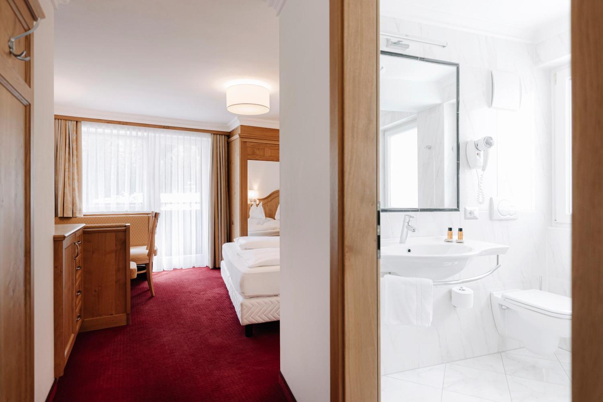 Hotel Ingram Selva di Val Gardena Extérieur photo